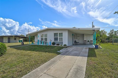 House in Port Charlotte, Florida 3 bedrooms, 81.2 sq.m. № 1788261 - photo 2