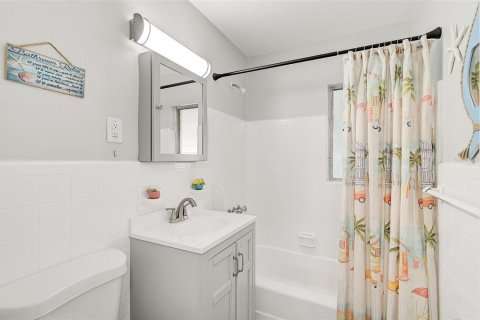 House in Port Charlotte, Florida 3 bedrooms, 81.2 sq.m. № 1788261 - photo 14