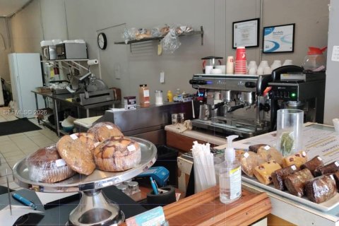 Immobilier commercial à vendre à Hollywood, Floride № 2000389 - photo 15