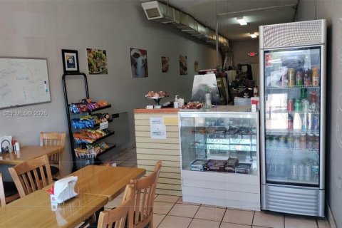 Immobilier commercial à vendre à Hollywood, Floride № 2000389 - photo 9