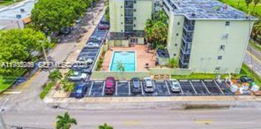 Condo in Hollywood, Florida, 2 bedrooms  № 1993337