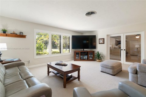 Casa en venta en Homestead, Florida, 3 dormitorios, 303.79 m2 № 1970928 - foto 13