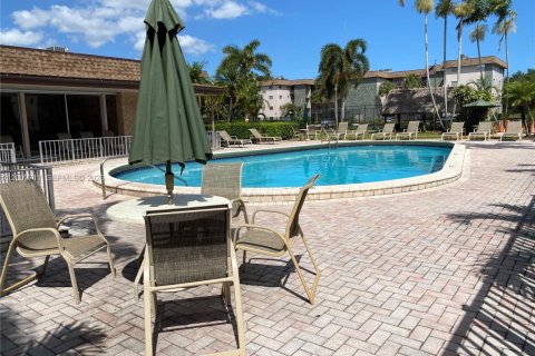 Condo in Davie, Florida, 1 bedroom  № 2068075 - photo 16