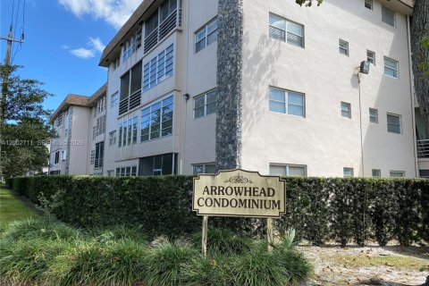Condo in Davie, Florida, 1 bedroom  № 2068075