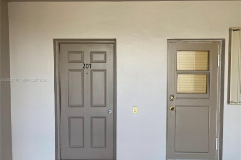 Condo in Davie, Florida, 1 bedroom  № 2068075 - photo 21