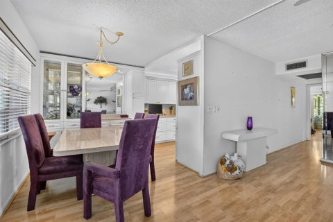 Condo in Deerfield Beach, Florida, 2 bedrooms  № 2177234 - photo 9