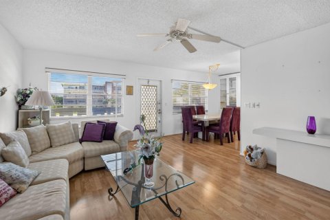 Condo in Deerfield Beach, Florida, 2 bedrooms  № 2177234 - photo 6