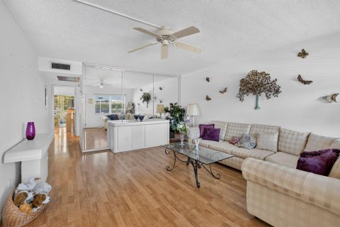 Condo in Deerfield Beach, Florida, 2 bedrooms  № 2177234 - photo 4