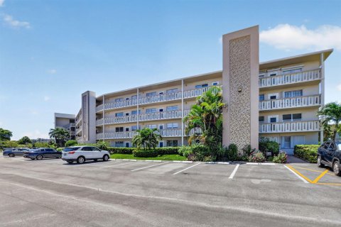 Condo in Deerfield Beach, Florida, 2 bedrooms № 2177234