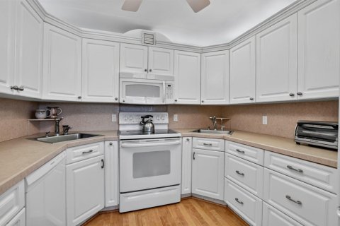 Condo in Deerfield Beach, Florida, 2 bedrooms  № 2177234 - photo 11