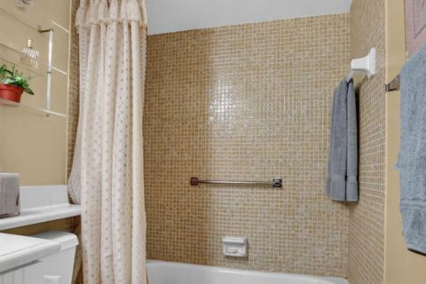 Condo in Deerfield Beach, Florida, 2 bedrooms  № 2177234 - photo 19