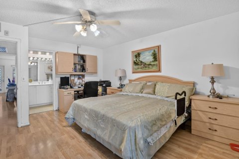 Condo in Deerfield Beach, Florida, 2 bedrooms  № 2177234 - photo 15