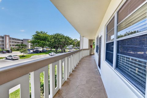 Condo in Deerfield Beach, Florida, 2 bedrooms  № 2177234 - photo 3