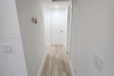 Copropriété à vendre à Pembroke Pines, Floride: 2 chambres, 88.54 m2 № 2088845 - photo 10