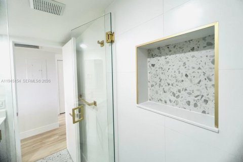 Copropriété à vendre à Pembroke Pines, Floride: 2 chambres, 88.54 m2 № 2088845 - photo 8
