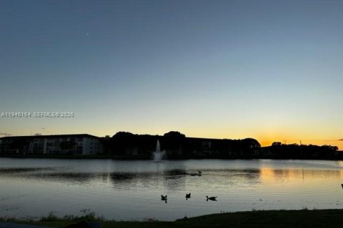Copropriété à vendre à Pembroke Pines, Floride: 2 chambres, 88.54 m2 № 2088845 - photo 22