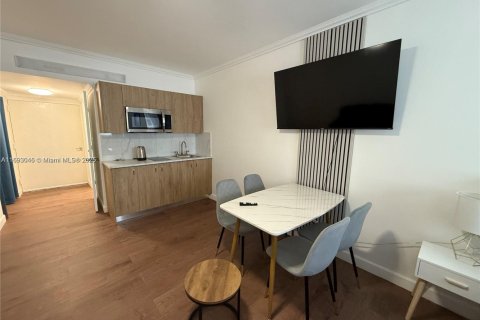 Estudio en Hollywood, Florida № 2012327