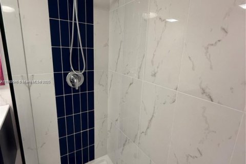 Casa en alquiler en Hollywood, Florida, 9767.74 m2 № 2012327 - foto 7