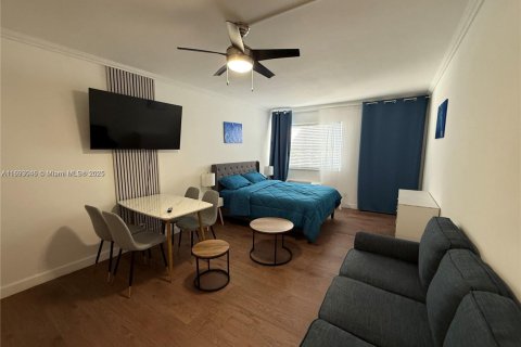 Casa en alquiler en Hollywood, Florida, 9767.74 m2 № 2012327 - foto 2