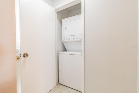 Condo in Tampa, Florida, 2 bedrooms  № 1894929 - photo 24