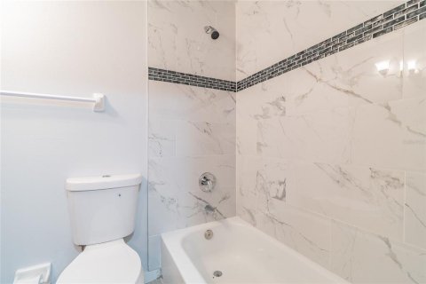 Condo in Tampa, Florida, 2 bedrooms  № 1894929 - photo 20