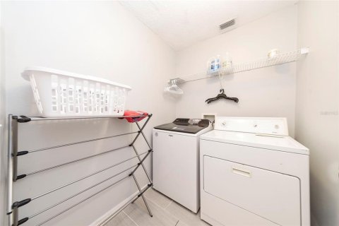 Купить виллу или дом в Киссимми, Флорида 8 комнат, 215.25м2, № 2148763 - фото 6
