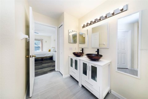 Купить виллу или дом в Киссимми, Флорида 8 комнат, 215.25м2, № 2148763 - фото 10