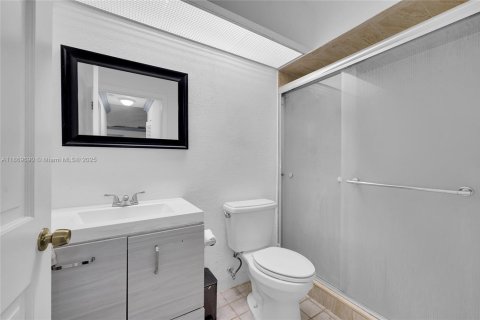 House in Coconut Creek, Florida 3 bedrooms, 133.97 sq.m. № 1922973 - photo 14