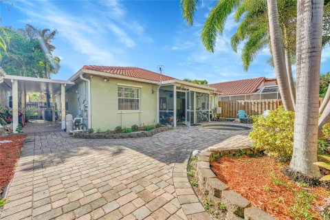 House in Coconut Creek, Florida 3 bedrooms, 133.97 sq.m. № 1922973 - photo 24