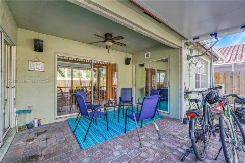 House in Coconut Creek, Florida 3 bedrooms, 133.97 sq.m. № 1922973 - photo 27