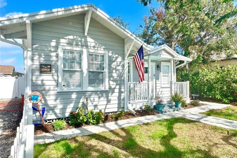 House in Venice, Florida 3 bedrooms, 125.88 sq.m. № 1908043 - photo 2