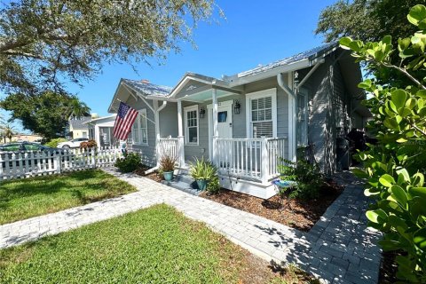 House in Venice, Florida 3 bedrooms, 125.88 sq.m. № 1908043 - photo 1