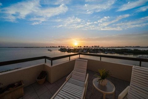Condominio en venta en Belleair, Florida, 3 dormitorios, 111.48 m2 № 1670192 - foto 4