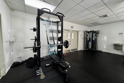 Condo in North Miami, Florida, 1 bedroom  № 1964130 - photo 20