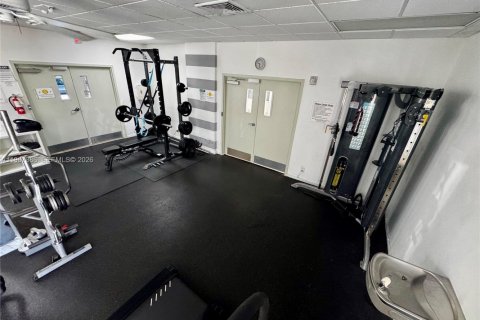Condo in North Miami, Florida, 1 bedroom  № 1964130 - photo 15