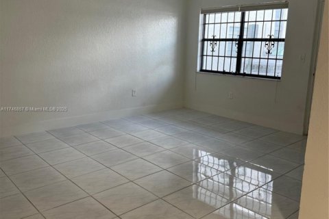 Copropriété à vendre à North Miami, Floride: 1 chambre, 64.2 m2 № 1988616 - photo 4