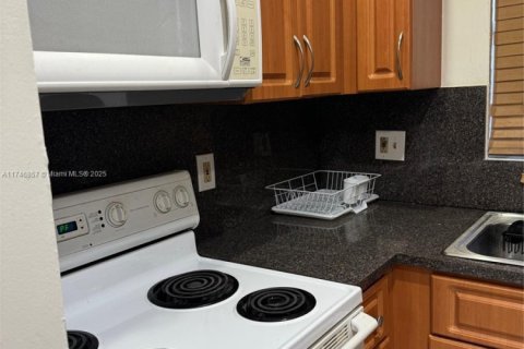 Copropriété à vendre à North Miami, Floride: 1 chambre, 64.2 m2 № 1988616 - photo 7