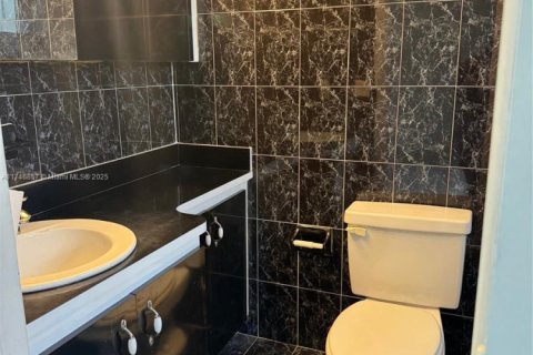 Copropriété à vendre à North Miami, Floride: 1 chambre, 64.2 m2 № 1988616 - photo 14