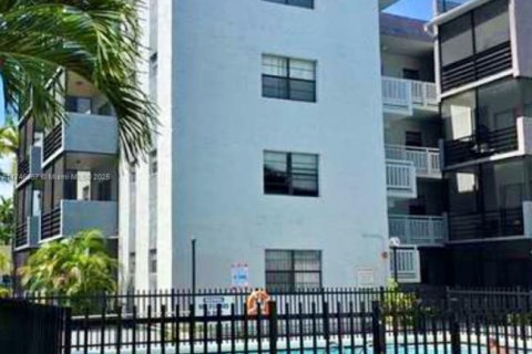 Copropriété à vendre à North Miami, Floride: 1 chambre, 64.2 m2 № 1988616 - photo 20