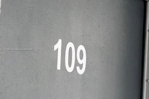 Copropriété à vendre à North Miami, Floride: 1 chambre, 64.2 m2 № 1988616 - photo 2