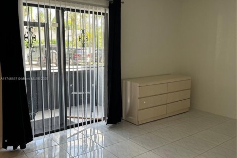 Copropriété à vendre à North Miami, Floride: 1 chambre, 64.2 m2 № 1988616 - photo 13