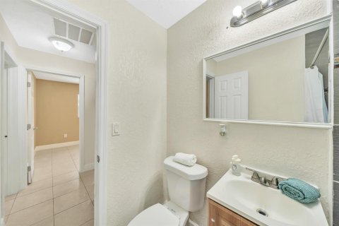 House in Pompano Beach, Florida 4 bedrooms, 102.56 sq.m. № 2081938 - photo 19