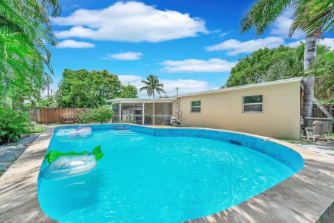 House in Pompano Beach, Florida 4 bedrooms, 102.56 sq.m. № 2081938 - photo 30