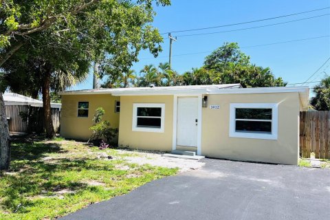 House in Pompano Beach, Florida 4 bedrooms, 102.56 sq.m. № 2081938 - photo 2