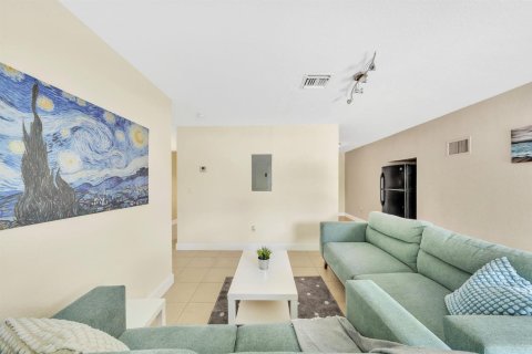 House in Pompano Beach, Florida 4 bedrooms, 102.56 sq.m. № 2081938 - photo 7