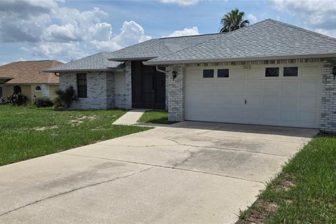 House in Lake Wales, Florida 3 bedrooms, 143.72 sq.m. № 1898434 - photo 2