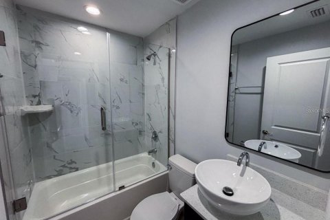 Immobilier commercial à vendre à Port Charlotte, Floride: 12 chambres, 257.15 m2 № 2403105 - photo 4