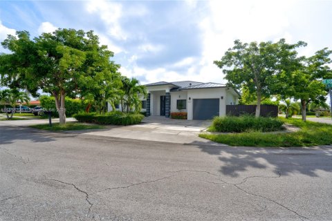 Купить виллу или дом в Майами, Флорида 3 спальни, 225.47м2, № 2079808 - фото 30