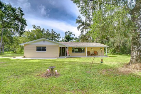 House in Lakeland, Florida 3 bedrooms, 144 sq.m. № 1910153 - photo 1