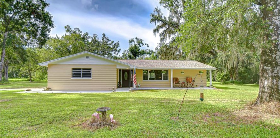 House in Lakeland, Florida 3 bedrooms, 144 sq.m. № 1910153